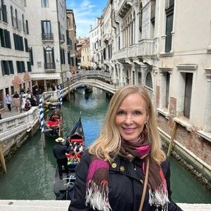 Meet your Posher, Caroline